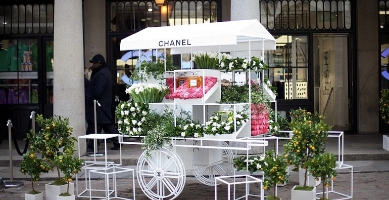 Flower delivery and personal requests